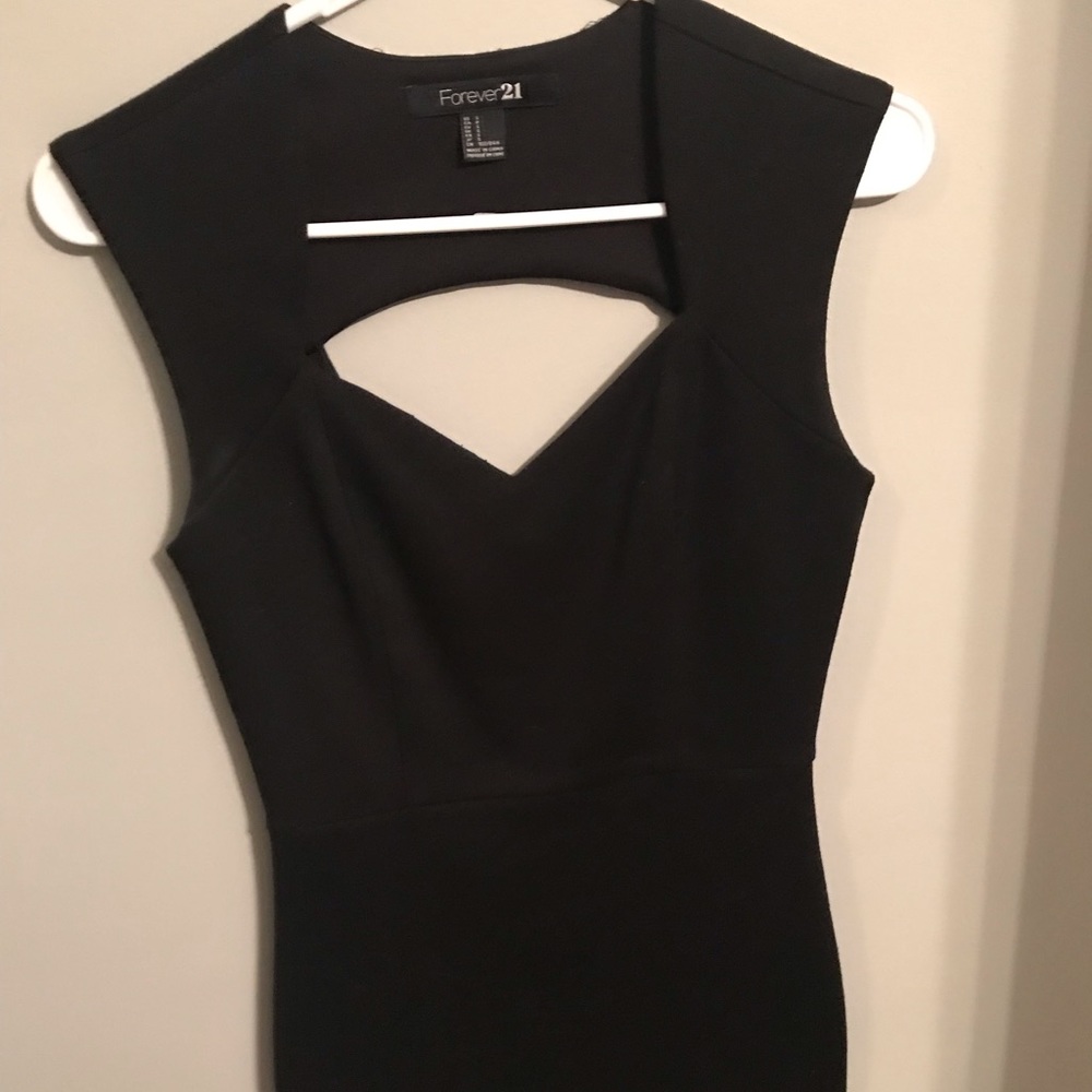 Black bodycon dress